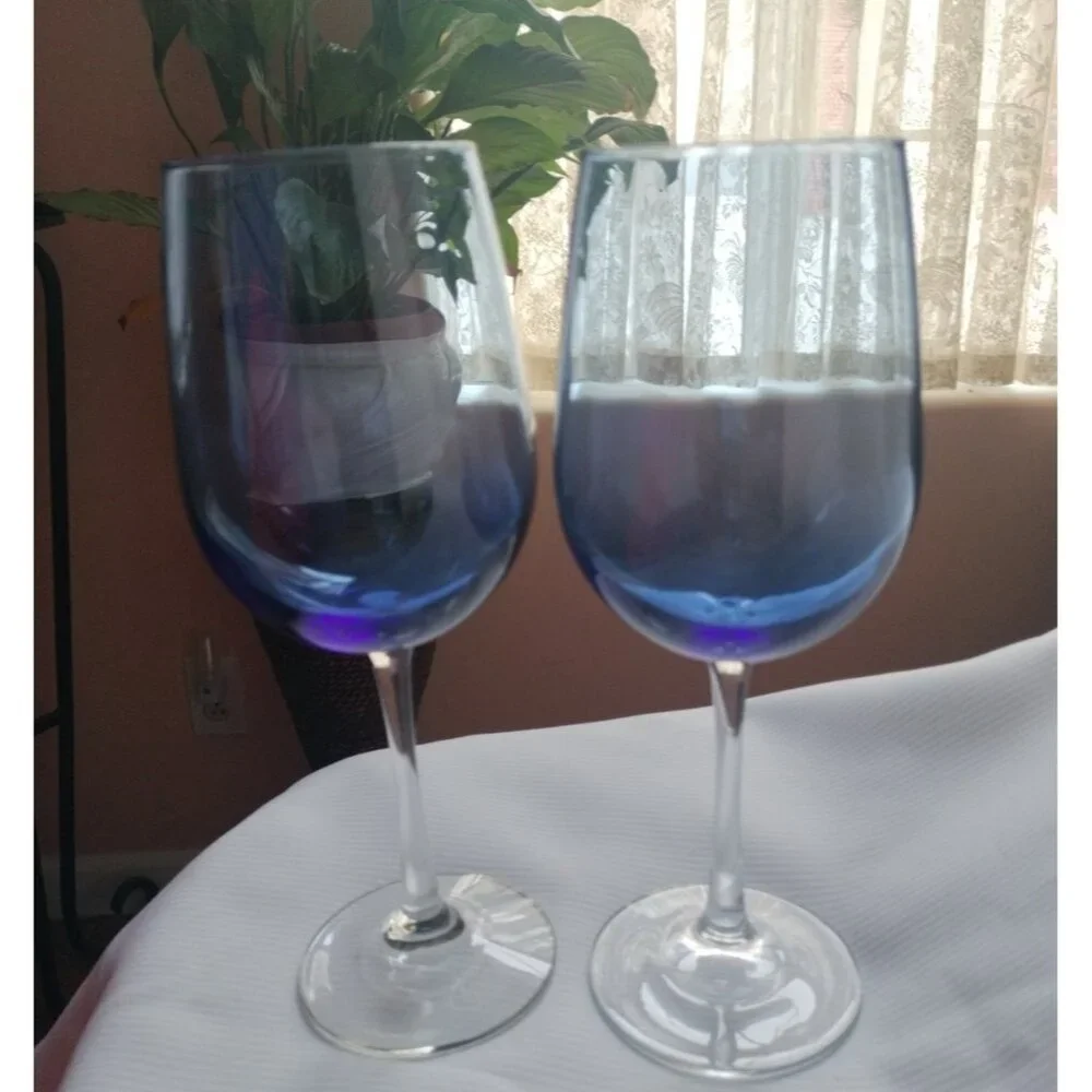 2 Pier One Vina Blue Wine Glasses Clear Stemmed 9.25
